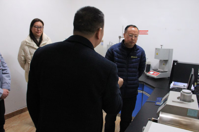 三門峽市陜州區(qū)水利局張局長，自來水公司趙總經(jīng)理等人蒞臨陜西甘霖實業(yè)公司考察指導(dǎo)工作