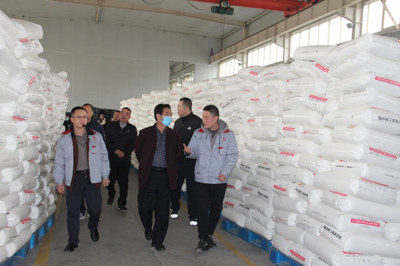 三門峽市陜州區(qū)水利局張局長，自來水公司趙總經(jīng)理等人蒞臨陜西甘霖實業(yè)公司考察指導(dǎo)工作