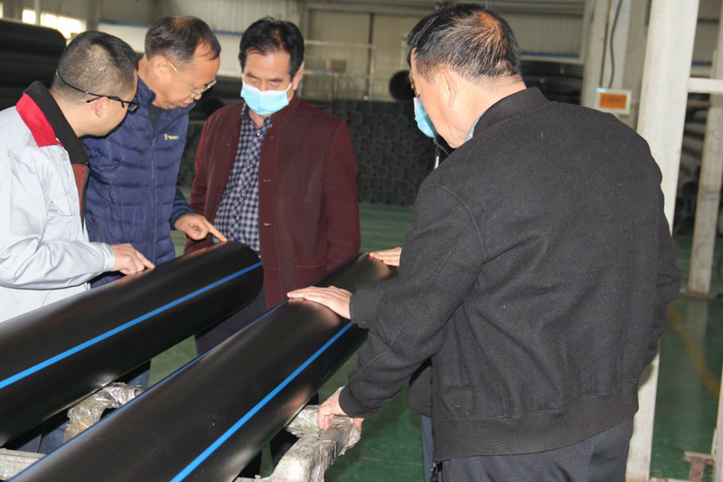 三門峽市陜州區(qū)水利局張局長，自來水公司趙總經(jīng)理等人蒞臨陜西甘霖實業(yè)公司考察指導(dǎo)工作