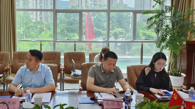 周德林一行拜訪西安市商洛商會(huì)和盤龍藥業(yè)集團(tuán)主要領(lǐng)導(dǎo) 周德林一行拜訪西安市商洛商會(huì)和盤龍藥業(yè)集團(tuán)主要領(lǐng)導(dǎo)